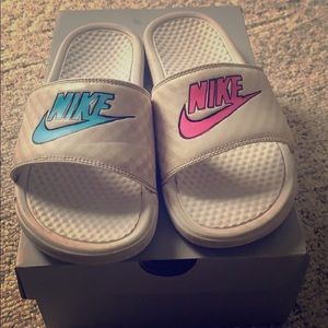 Nike slides